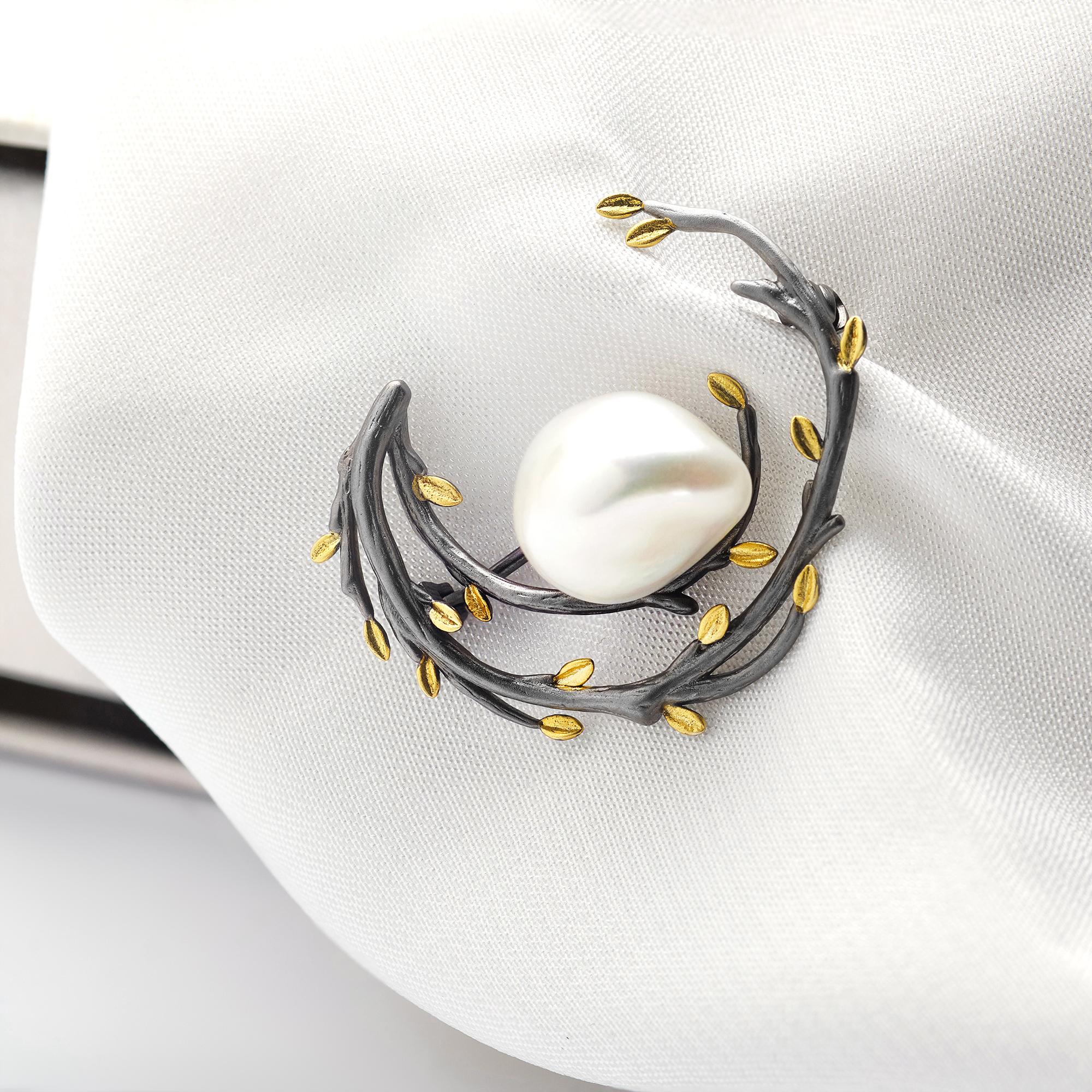 Elegancki monogram na koszuli
